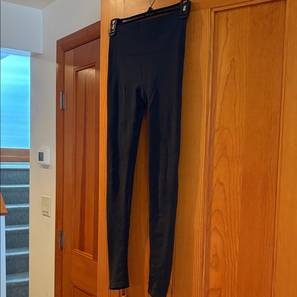 Skims Black High-Waisted Leggings Small NWOT